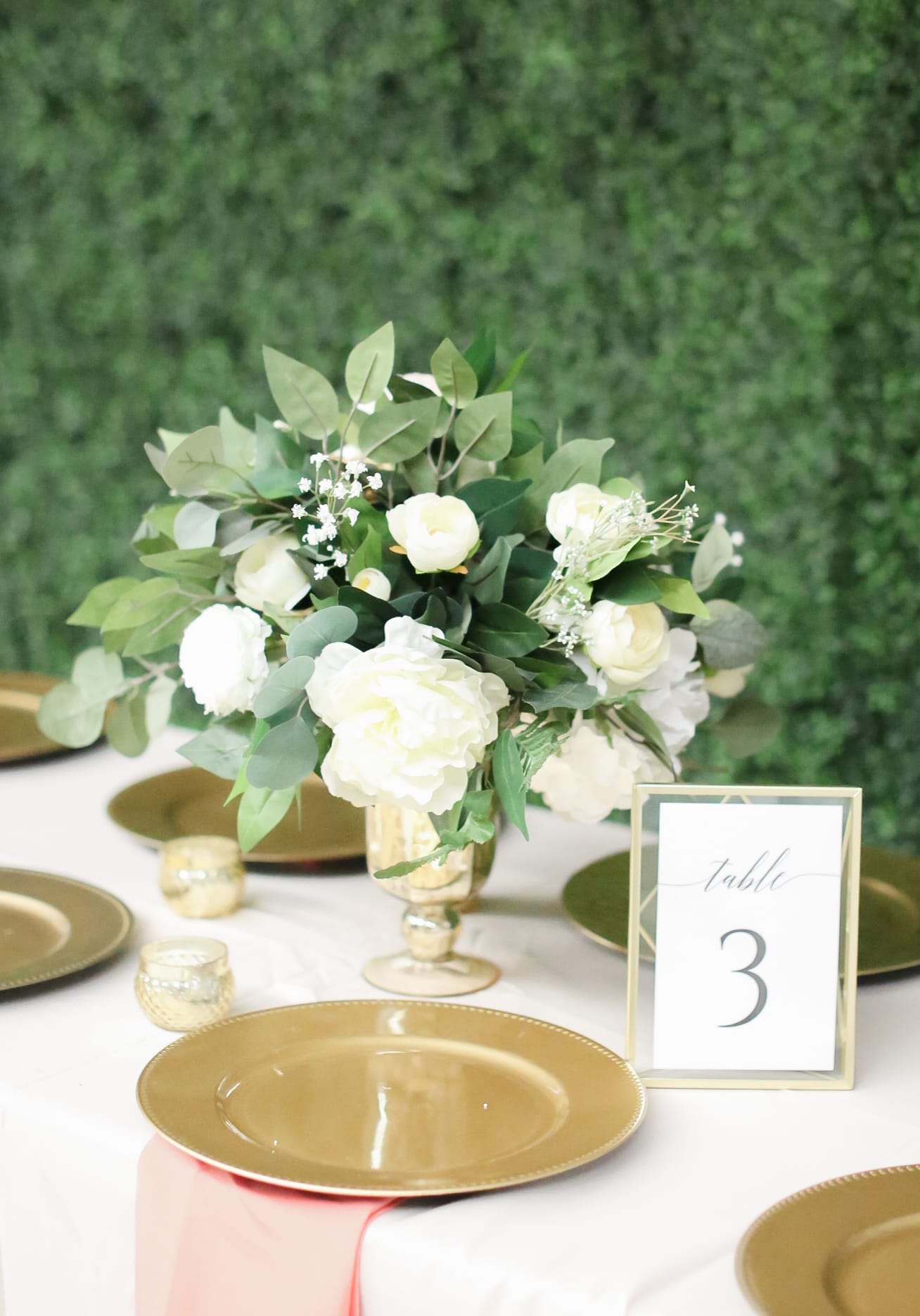 garden style centerpiece green white wedding