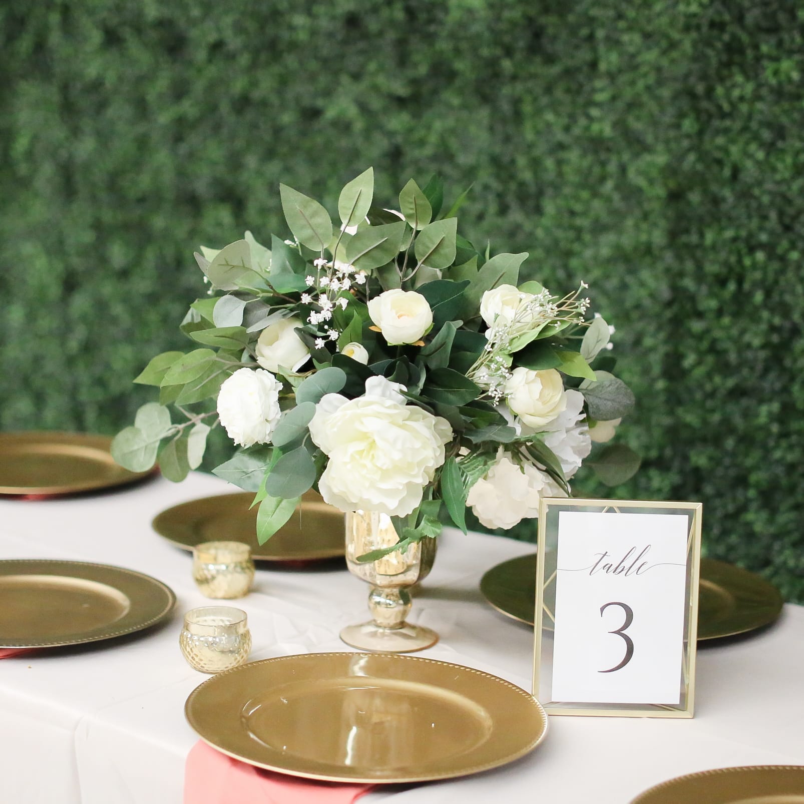 garden style centerpiece green white wedding